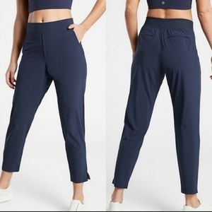 Athleta Brooklyn Ankle Pant in Navy | 6P